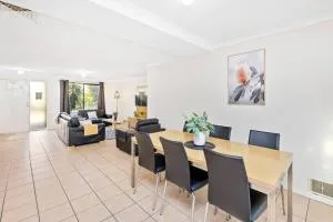 3BR townhouse in Belmont - 卡弗舍姆