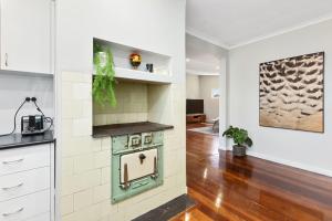 Westminster Cottage, Near Albany Hwy Cafe Strip