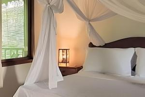 Licuri Praia de Algodões à poucos passos do mar.