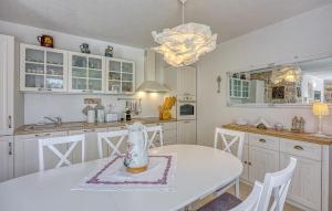 Gorgeous Home In Selina 
