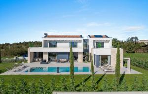Nice Home In Anzici With Sauna 