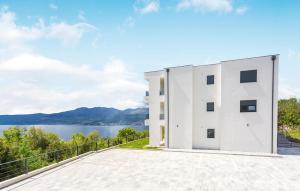 1 Bedroom Lovely Apartment In Rijeka