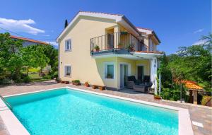 4 Bedroom Cozy Home In Donja Hlapa