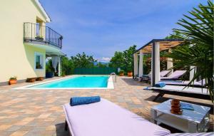 4 Bedroom Cozy Home In Donja Hlapa