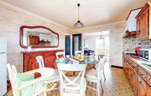 3 Bedroom Beautiful Home In Arzal