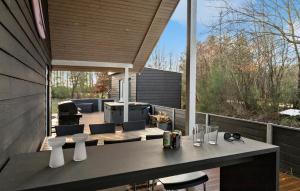 Beautiful Home In Glesborg