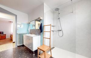 Maisons de vacances 3 Bedroom Beautiful Home In Arzal : photos des chambres