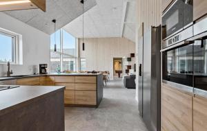 Gorgeous Home In Glesborg With Sauna