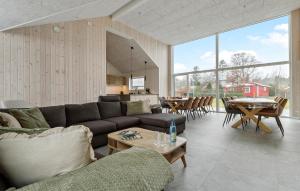 Gorgeous Home In Glesborg With Sauna