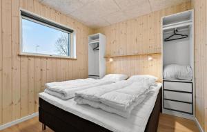 Gorgeous Home In Glesborg With Sauna