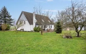 2 Bedroom Beautiful Home In Bogense - Bro