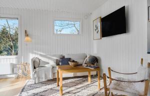 3 Bedroom Gorgeous Home In Stege