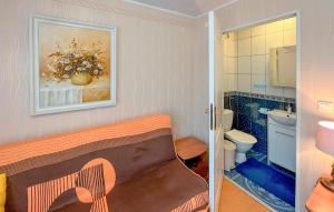 1 Bedroom Nice Apartment In Dziwnów