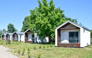 Stunning Home In Nowe Warpno - Karszno