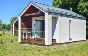 Nice Home In Nowe Warpno - Karszno