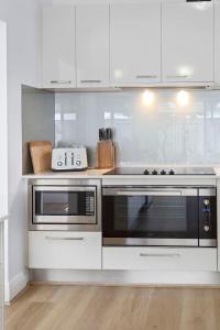 Ardross Delight, Gem with Pool, Garden and Parking