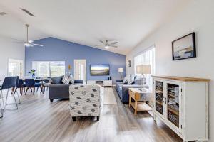 Superb modern 4 bed home close to attractions