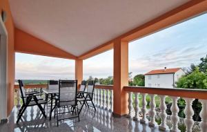 Lovely Home In Vodnjan With Wifi