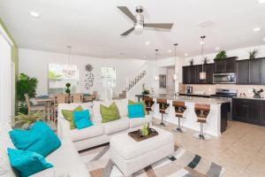 Fantastic townhome in resort style complex