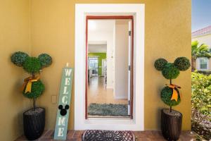 Fantastic townhome in resort style complex