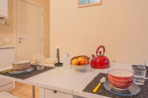 Simar Apartments nearby Como S G Train Station by RentComo