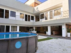 Santa Donama Paradise