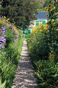 Maisons d'hotes Domaine Spa Perret-Au Calme-Chateau ArtDeco MasterSuite B&B et-ou Gite de Charme-A3Mn Giverny-Jardins Monet-Le Vexin-Piscine Ete-Parc 3Ha-Aire Enfants-PingPong-Options Diner-Billard-Massage-Yoga-Coaching-Fitness-Sauna-Hammam-Promo 2Nuits 1HJacuzzi Offerte : photos des chambres