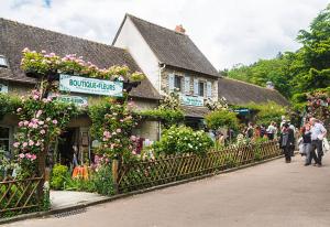 Maisons d'hotes Domaine Spa Perret-Au Calme-Chateau ArtDeco MasterSuite B&B et-ou Gite de Charme-A3Mn Giverny-Jardins Monet-Le Vexin-Piscine Ete-Parc 3Ha-Aire Enfants-PingPong-Options Diner-Billard-Massage-Yoga-Coaching-Fitness-Sauna-Hammam-Promo 2Nuits 1HJacuzzi Offerte : photos des chambres