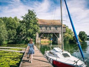 Maisons d'hotes Domaine Spa Perret-Au Calme-Chateau ArtDeco MasterSuite B&B et-ou Gite de Charme-A3Mn Giverny-Jardins Monet-Le Vexin-Piscine Ete-Parc 3Ha-Aire Enfants-PingPong-Options Diner-Billard-Massage-Yoga-Coaching-Fitness-Sauna-Hammam-Promo 2Nuits 1HJacuzzi Offerte : photos des chambres