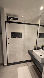 Studio moderno, aconchegante e bem localizado