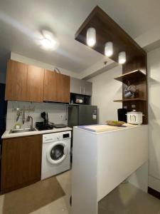 Studio with Balcony and Pool View in the Heart of Lapu-Lapu, Cebu