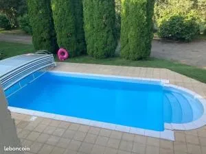 Maison cosy avec piscine à Liffol-le-Grand, 42 m² - Flocques