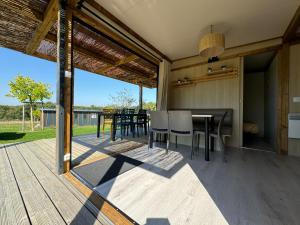 Campings La Buissonniere Lodges : photos des chambres