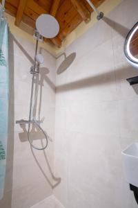 Monastiraki metro st 1 bedroom apt for 2 by MPS