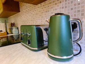 THE OLD WASH KITCHEN - Charming Character Cottage in Holmfirth, Yorkshire