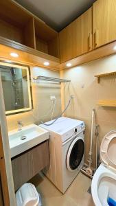 10-15mins walk to Mall of Asia - Shore 3 Residences Tower 2