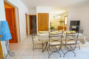 Appartements La Caletta Corsa Apartments con due camere a 100 m dal mare - WiFi fibra FTTH - ALL INCLUSIVE : photos des chambres