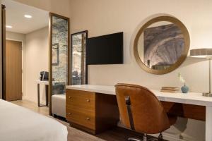 Standard King Room room in Hotel Indigo Naperville Riverwalk an IHG Hotel