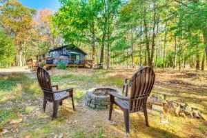 half Mi to Bear Creek Lake Gem with Fire Pit! - هازلتون