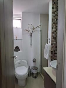 RentalsOP AN09 Apartamento en Laureles el barrio mas cool del mundo, moderno, con balcon y excelente vista