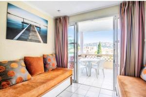 Appartement 45 personnes vue mer piscine et montagne Cap Estérel Pierre et Vacance nature et sport