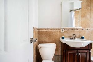 428-2E Newly furnished 2BR Prime Midtown sleeps 5