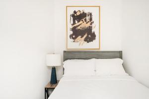 428-2E Newly furnished 2BR Prime Midtown sleeps 5