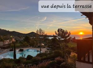 Appartement 45 personnes vue mer piscine et montagne Cap Estérel Pierre et Vacance nature et sport