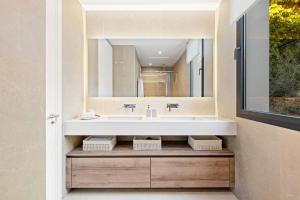 Private Luxury Villa in Marbella with Mountain and Sea Views