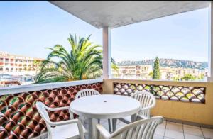 Appartement 45 personnes vue mer piscine et montagne Cap Estérel Pierre et Vacance nature et sport