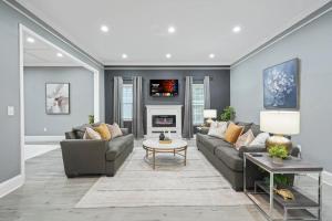 Atlanta Gem Near Mercedez Benz Stadium & Stone Mtn Prk