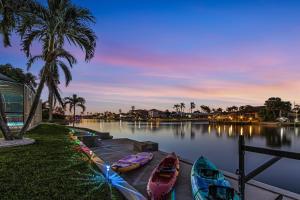 Gulf Access, Saltwater Heated Pool, Dock - Palaco Point Villa - Roelens