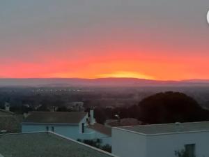 Maison provençale Piscine calme et soleil Très proche dun arrêt de bus