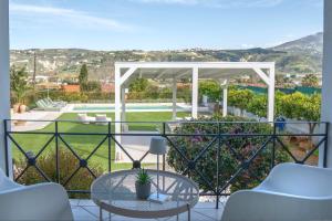 Luxury Garden Villa - Elegant rural retreat, heated pool